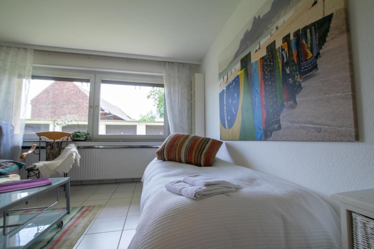 Big 1 Room Apartment - 15 Min Messe Dus 梅尔布施 外观 照片